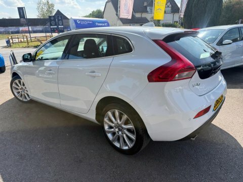 Volvo V40 Hatchback Red #9