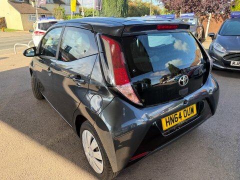 Toyota Aygo 1.0 Vvt-i X-play  #3