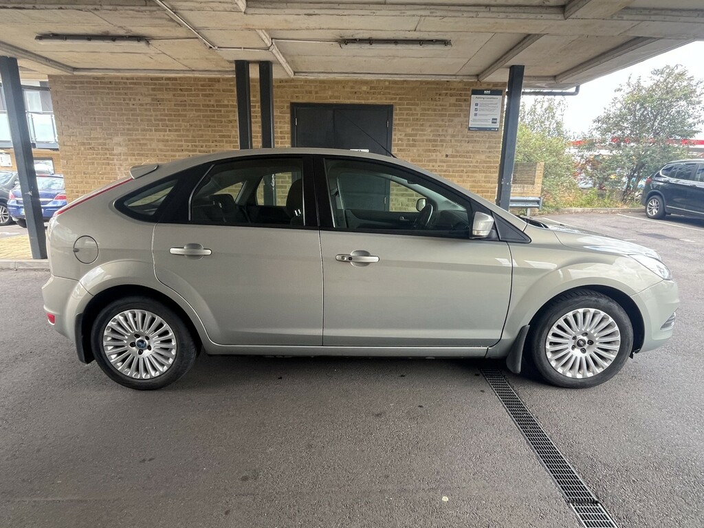 Ford Focus 1.8 Titanium 201010 Silver #2