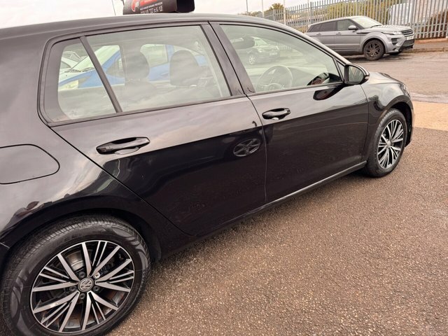 Volkswagen Golf Tsi Se Nav Hatchback CK18TXO Black #4