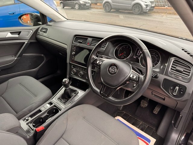 Volkswagen Golf Tsi Se Nav Hatchback CK18TXO Black #3