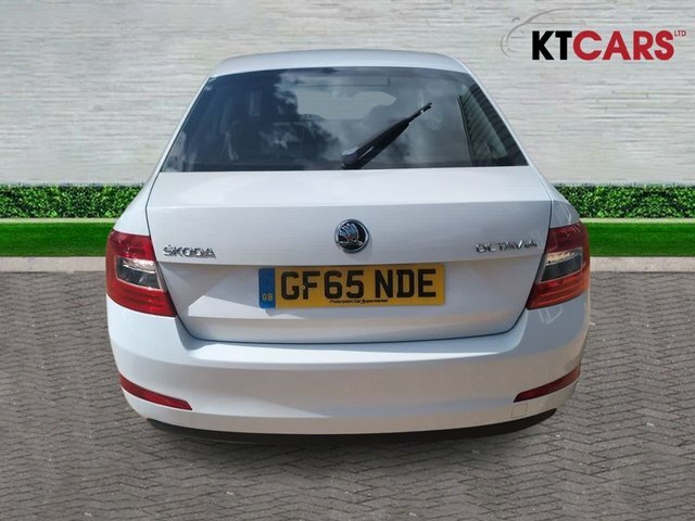 Skoda Octavia Tsi S Hatchback White #6