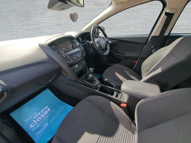 Ford Focus Tdci Titanium Hatchback AK15DXT White #3