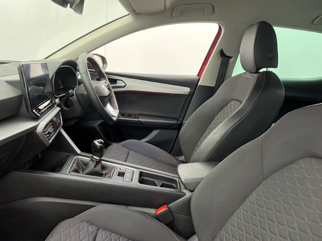Seat Leon Hatchback 1.5 Tsi Evo Fr 202121 YA21CRF Red #4