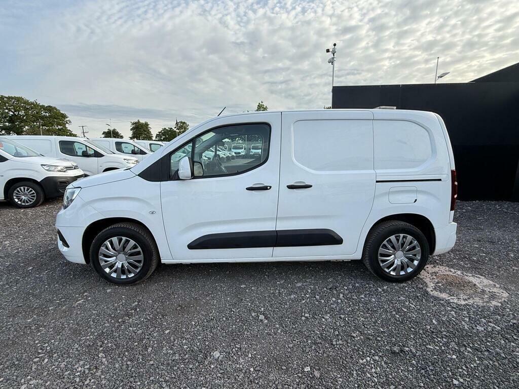 Vauxhall Combo 1.5 Turbo D 2000 Sportive Panel Van Man DS21OKX White #4