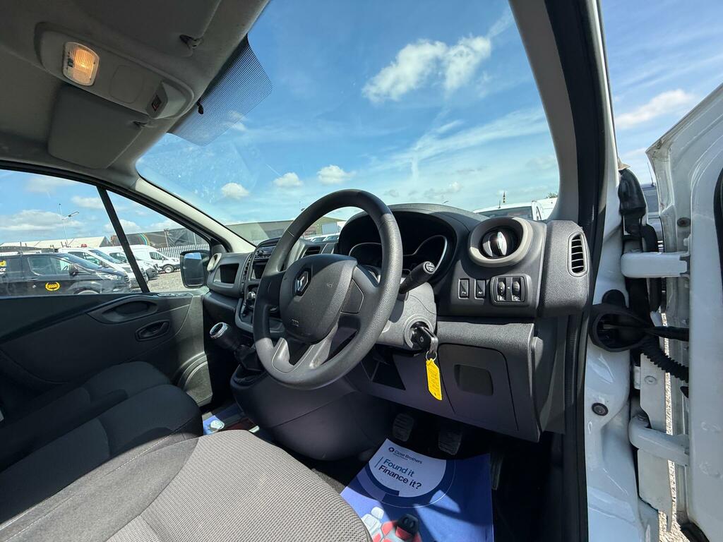 Renault Trafic 2.0 Sl28 Sport Energy Dci 120 Bhp Silver #10