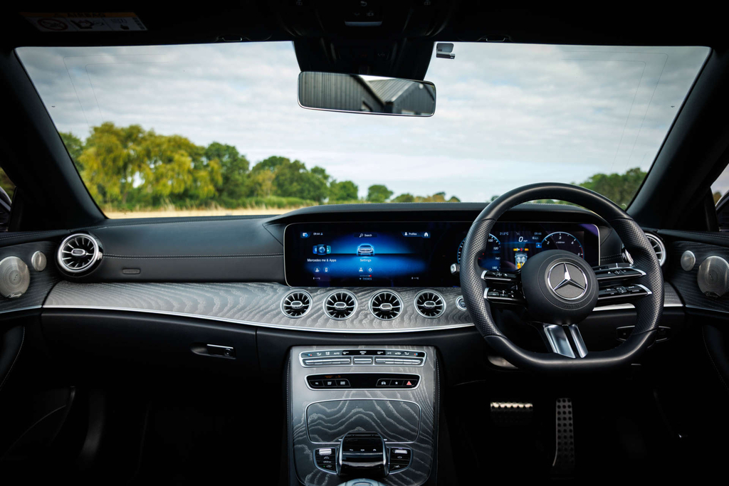 Mercedes-Benz E Class Amg Line Night Edition Premium Plus Cabriolet Di  #3