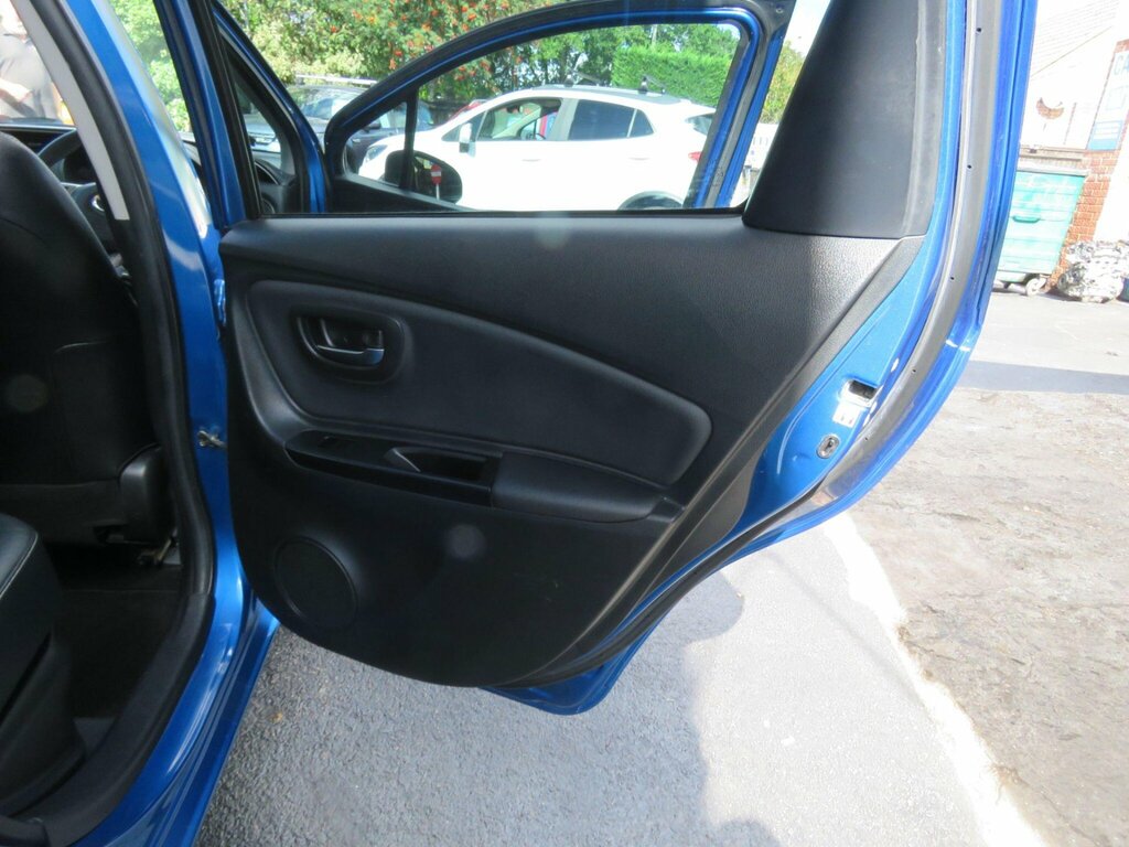 Toyota Yaris 1.5 Vvt-i Hybrid Trend Cvt - Zero Tax - Blueto White #23