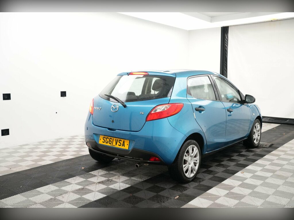 Mazda 2 1.3 Takuya Red #7