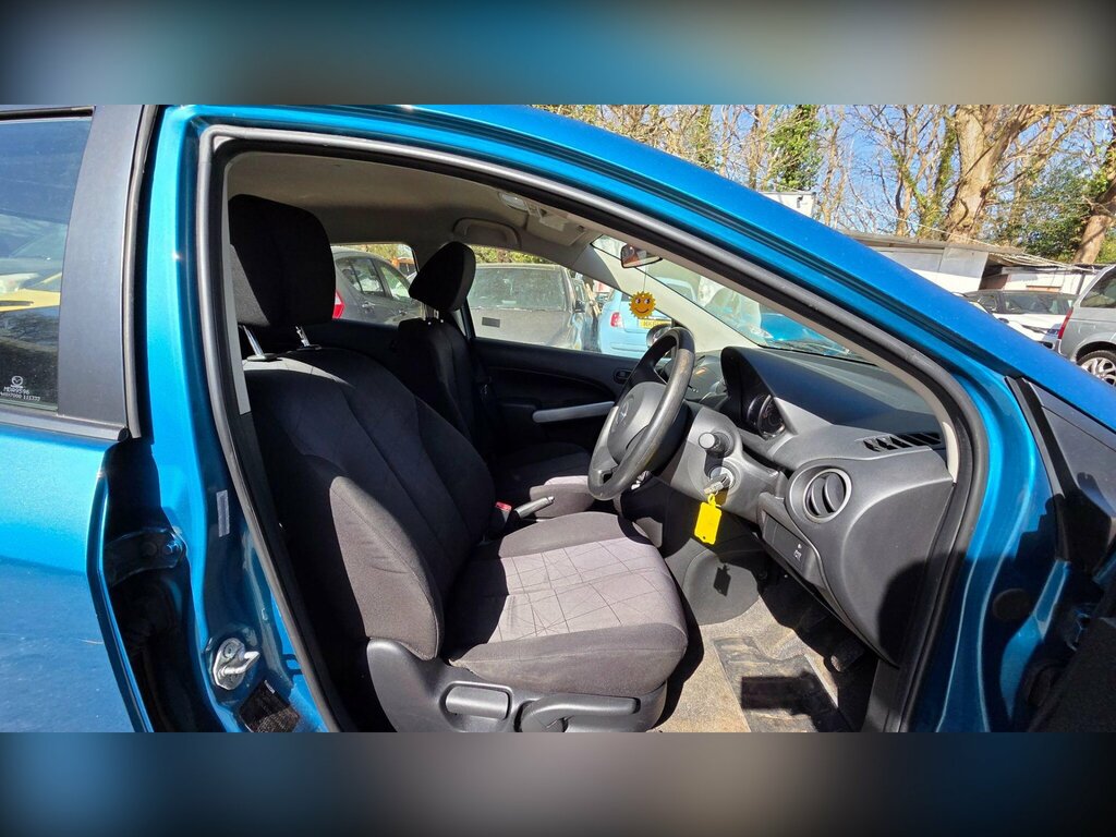 Mazda 2 1.3 Takuya Red #14