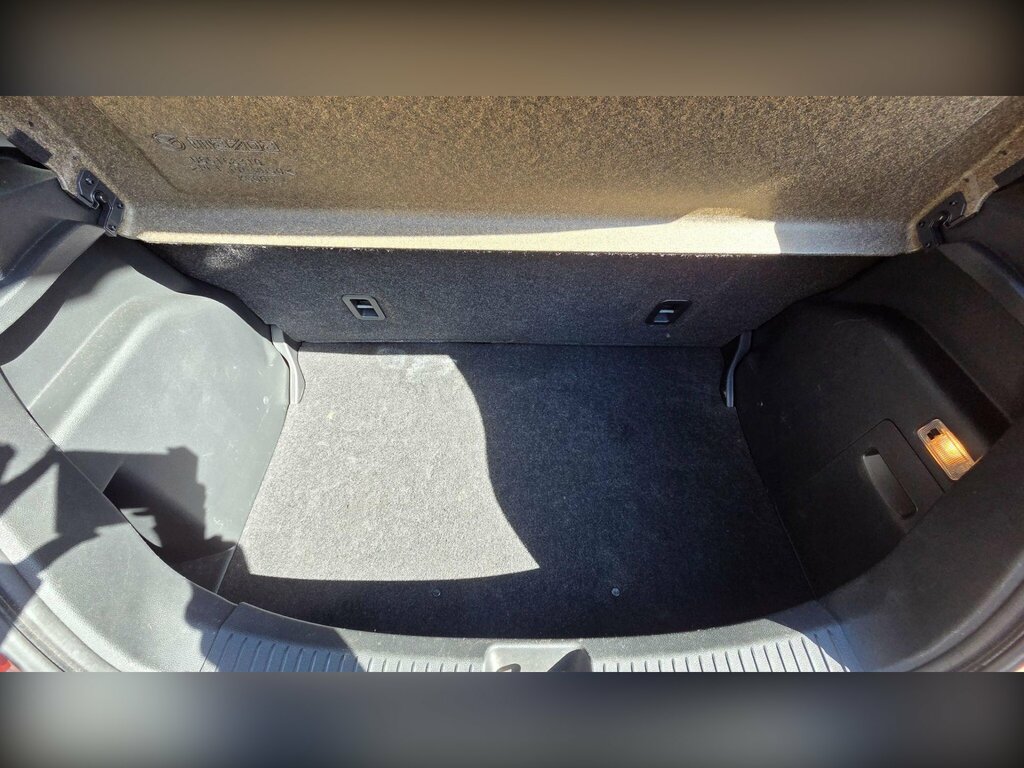 Mazda 2 1.3 Takuya Red #11