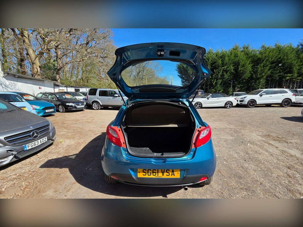 Mazda 2 1.3 Takuya Red #10