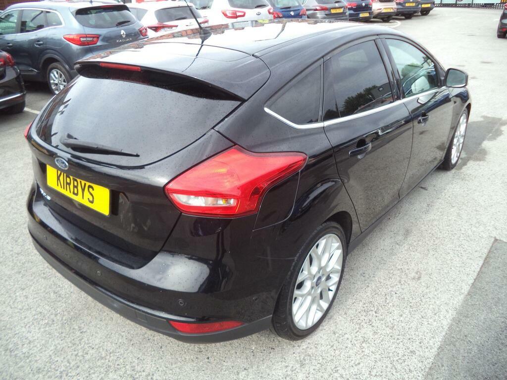 Ford Focus Titanium 5-Door Silver #7