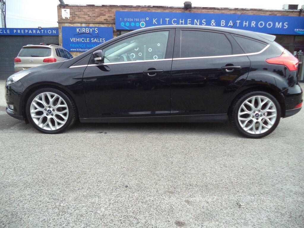 Ford Focus Titanium 5-Door Silver #12