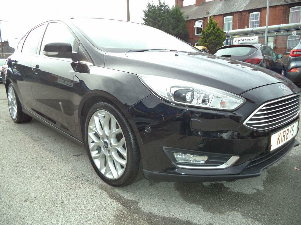 Ford Focus Titanium 5-Door Silver #9