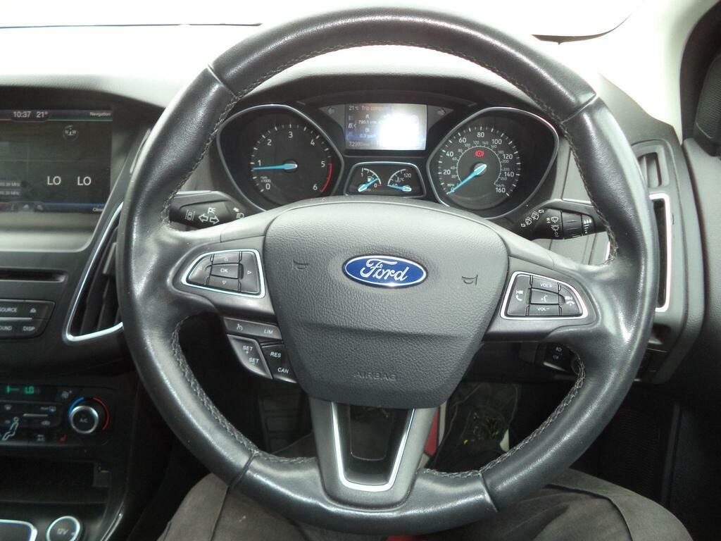 Ford Focus Titanium 5-Door Silver #41