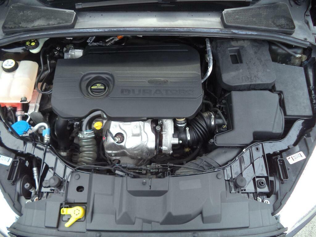 Ford Focus Titanium 5-Door Silver #56