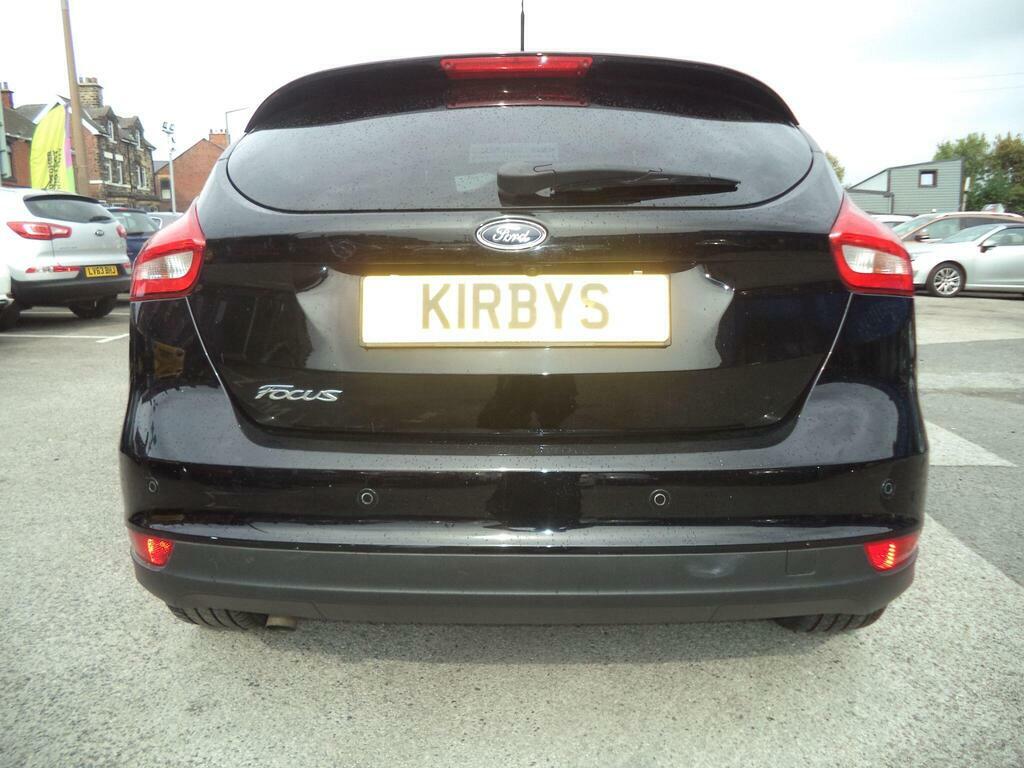 Ford Focus Titanium 5-Door Silver #14