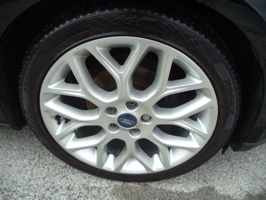 Ford Focus Titanium 5-Door Silver #19