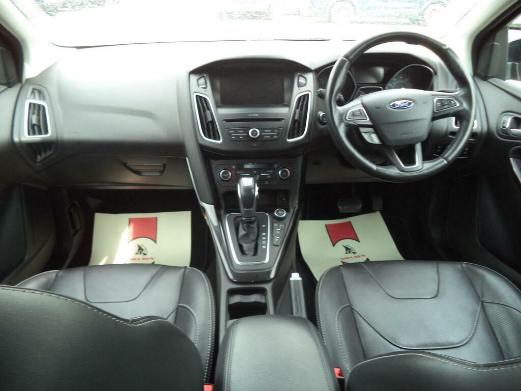Ford Focus Titanium 5-Door Silver #39