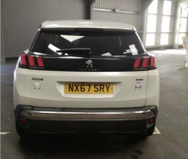 Peugeot 3008 1.2 Puretech Allure Suv Eat Euro 6 S S White #4