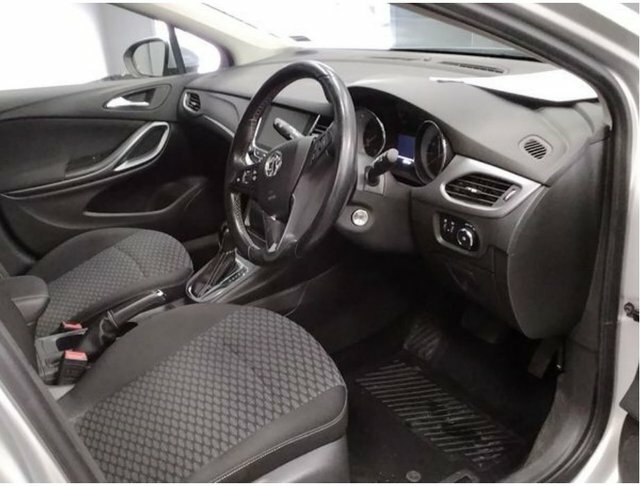 Vauxhall Astra 1.4I Turbo Tech Line Hatchback Eur Silver #2