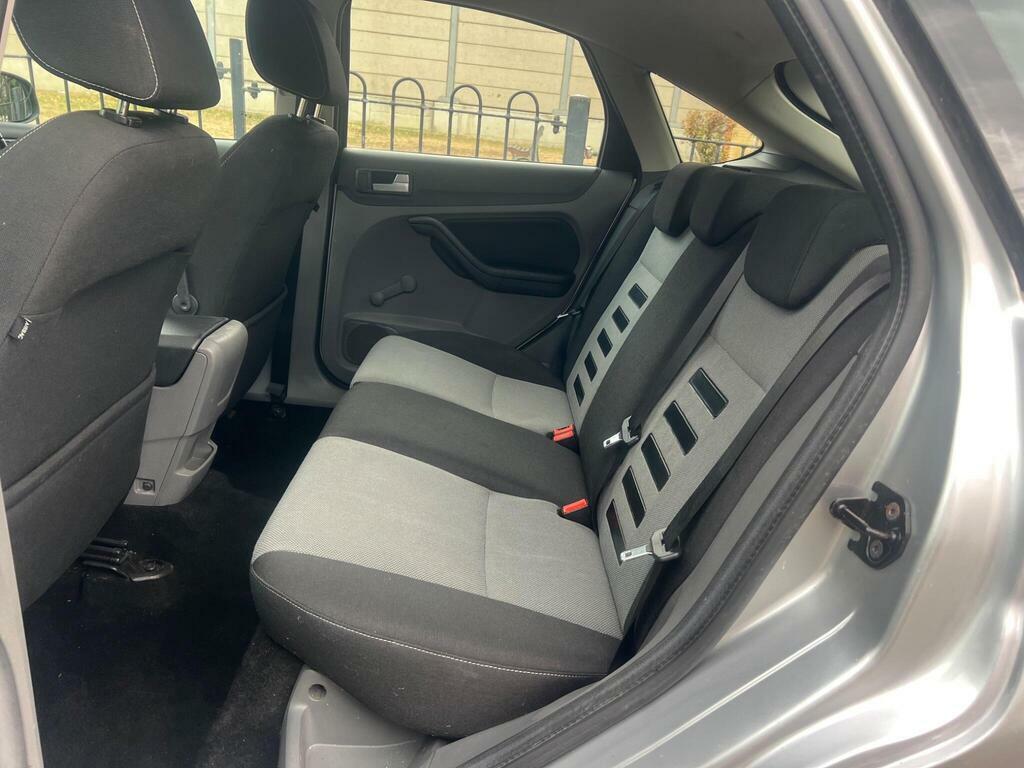 Ford Focus Hatchback Silver #63