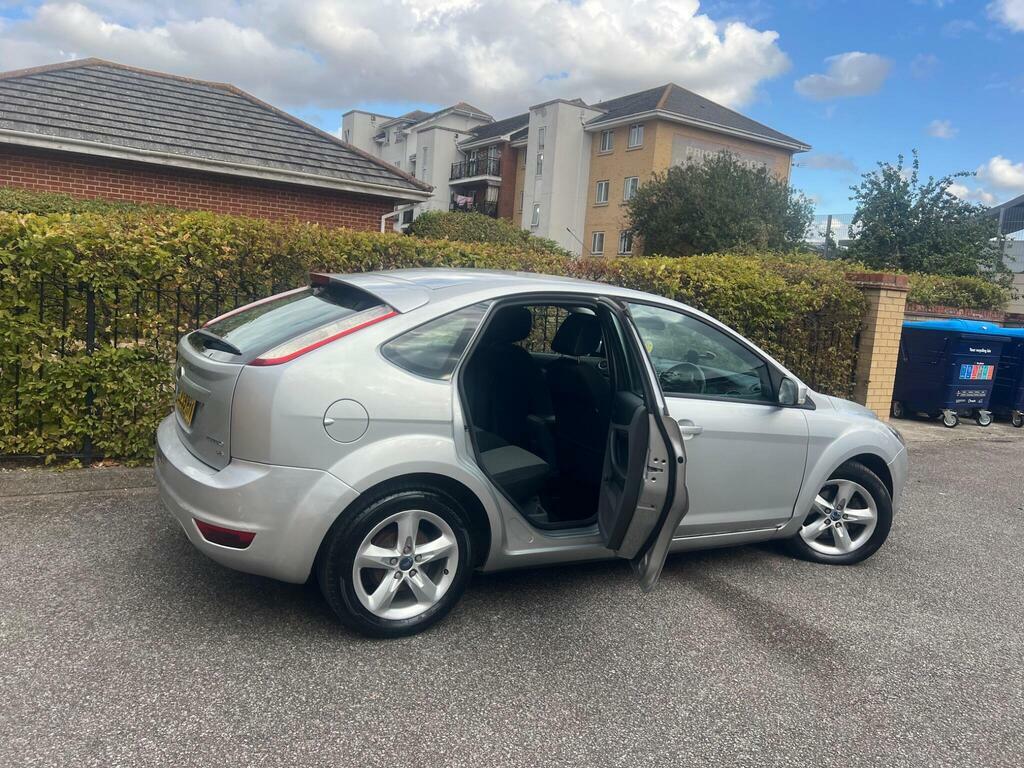 Ford Focus Hatchback Silver #60