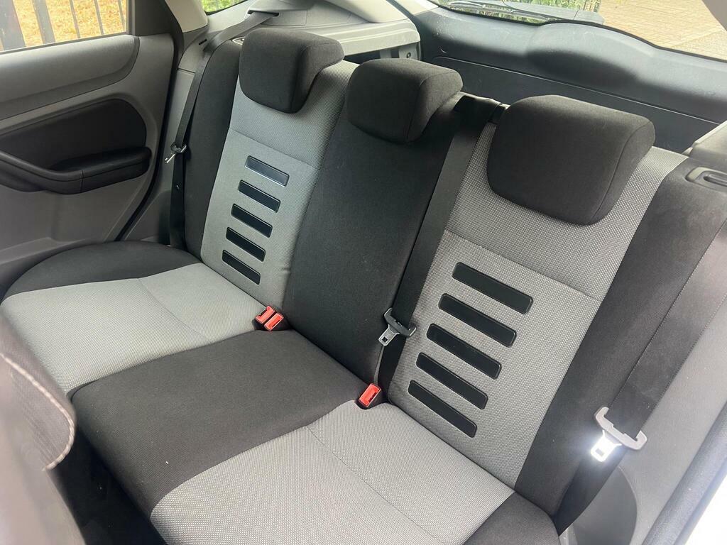 Ford Focus Hatchback Silver #19
