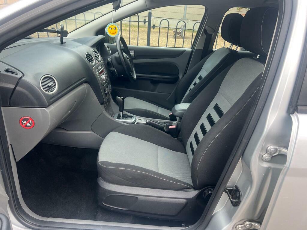 Ford Focus Hatchback Silver #13