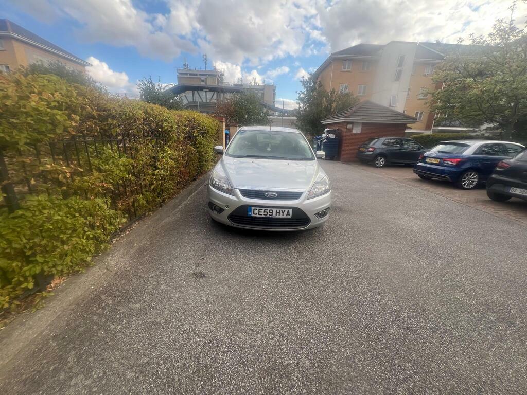 Ford Focus Hatchback Silver #42