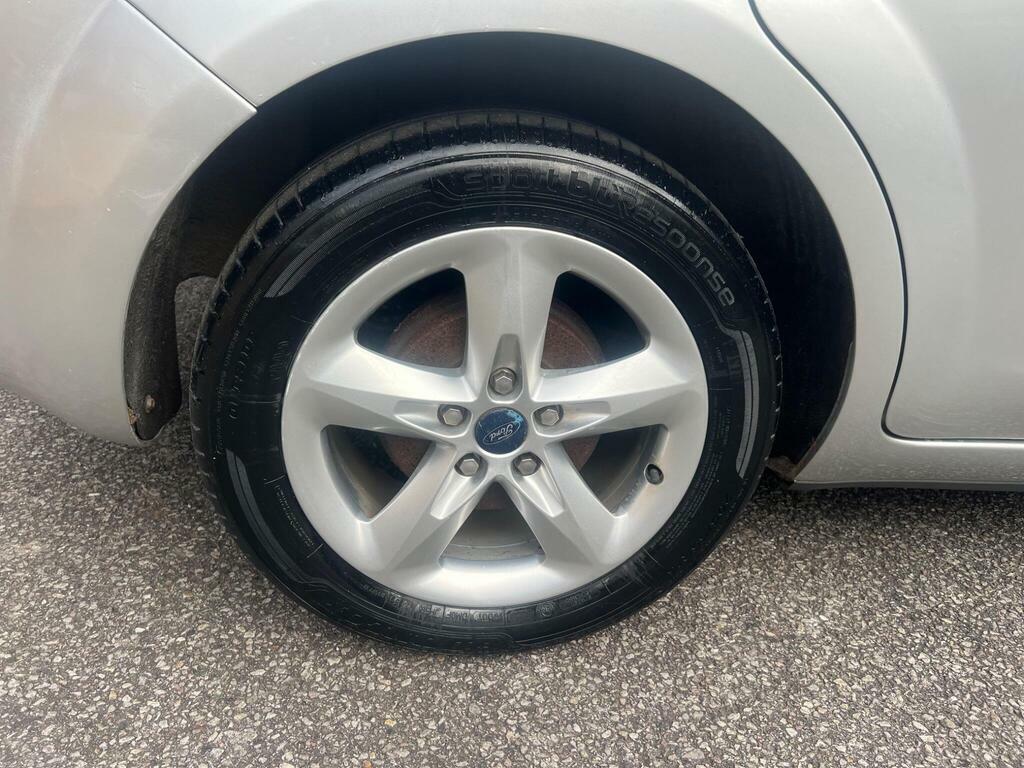 Ford Focus Hatchback Silver #30