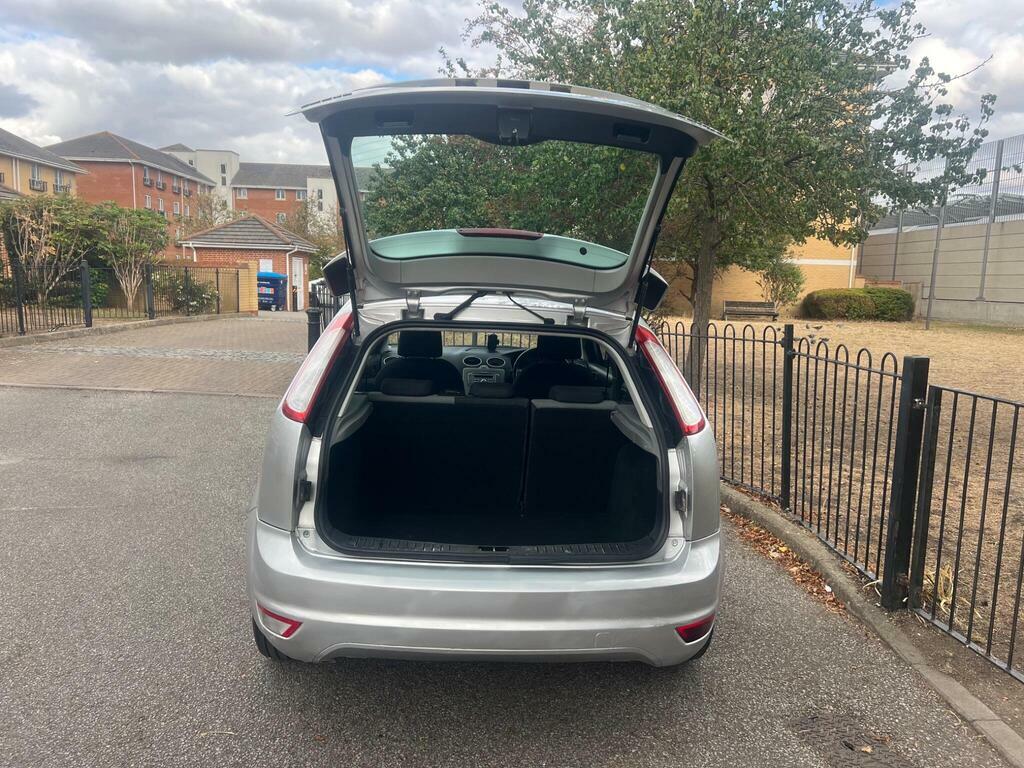 Ford Focus Hatchback Silver #23