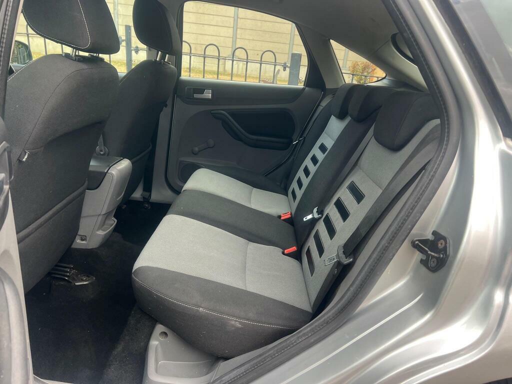 Ford Focus Hatchback Silver #17