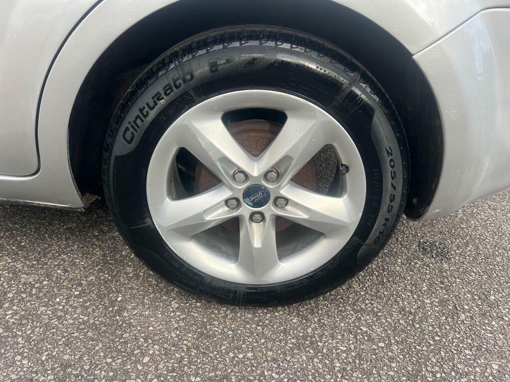 Ford Focus Hatchback Silver #32