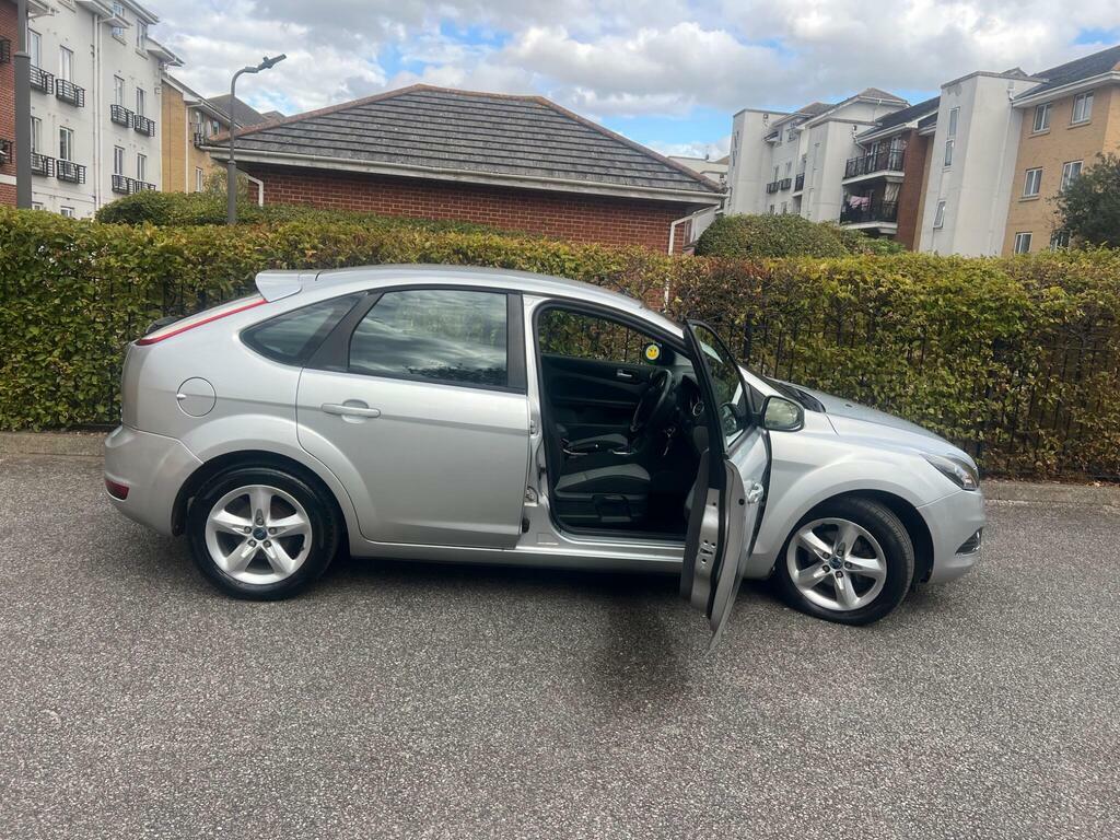Ford Focus Hatchback Silver #54