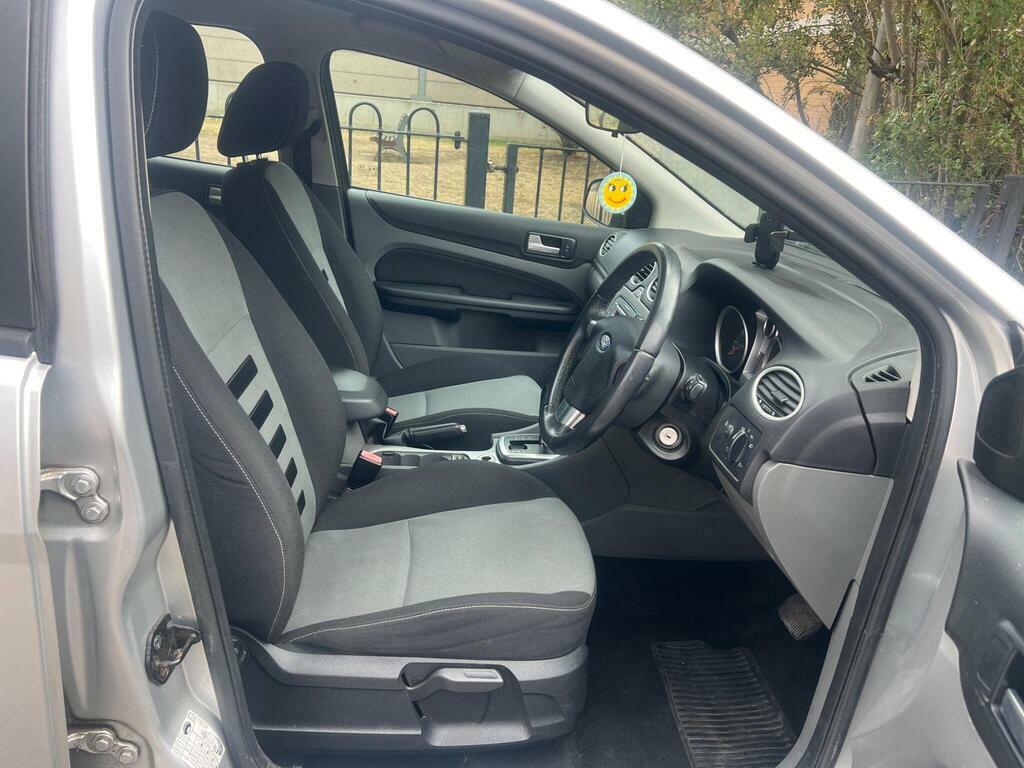 Ford Focus Hatchback Silver #12