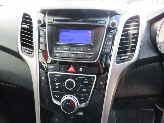 Hyundai I30 T-gdi Turbo Hatchback White #15