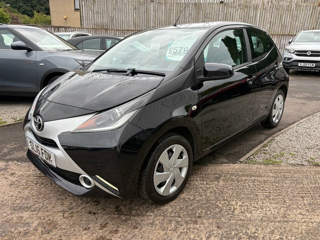 Toyota Aygo 1L X-play Black #4
