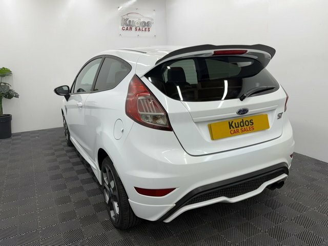 Ford Fiesta 1.6T Ecoboost St-3 Hatchback Eur White #4