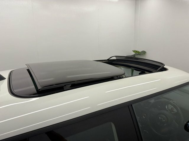 Mini Hatch 1.6 One D White #9