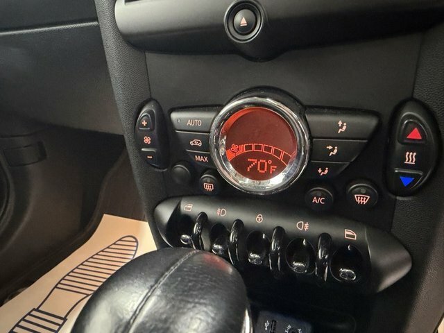 Mini Hatch 1.6 One D White #14