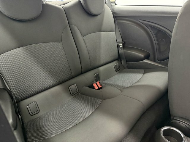 Mini Hatch 1.6 One D White #18