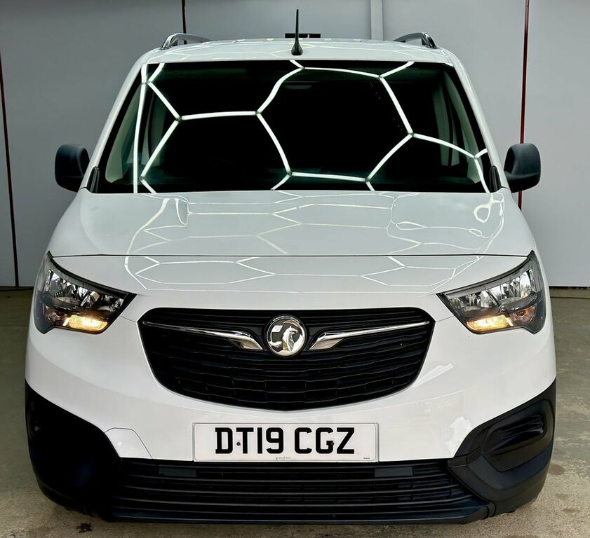 Vauxhall Combo 1.6L Edition 6Dr DT19CGZ White #5