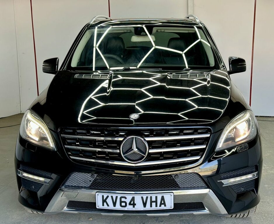 Mercedes-Benz M Class 3L Amg Line Black #4