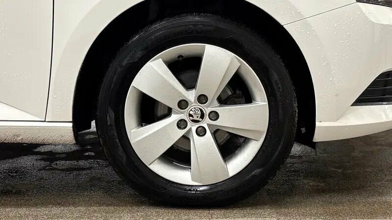 Skoda Fabia 1L Se White #4