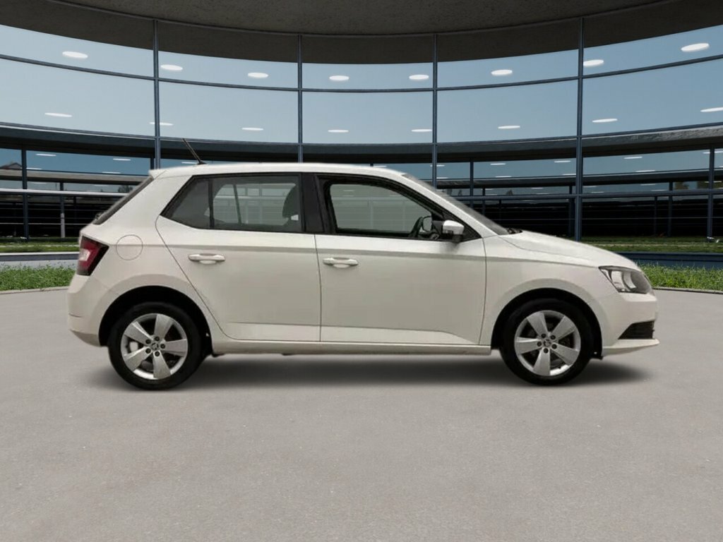 Skoda Fabia 1L Se White #3