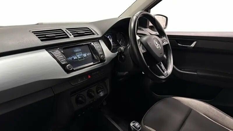 Skoda Fabia 1L Se White #6