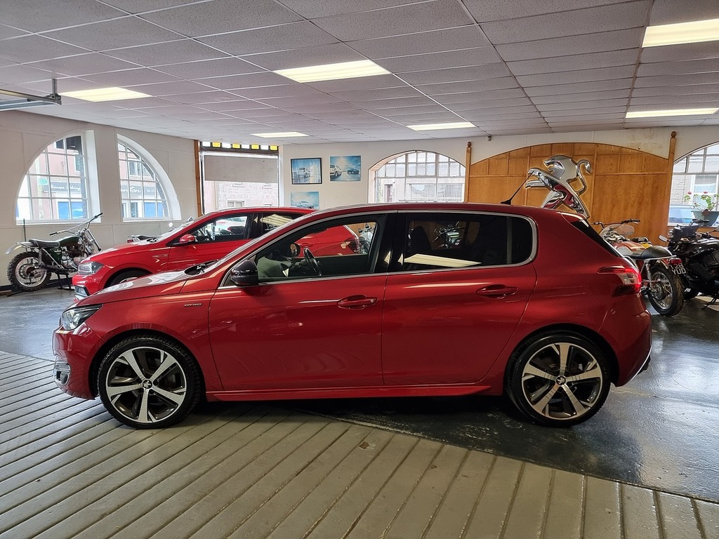 Peugeot 308 2.0 Bluehdi Gt Line Hatchback Eu Red #5