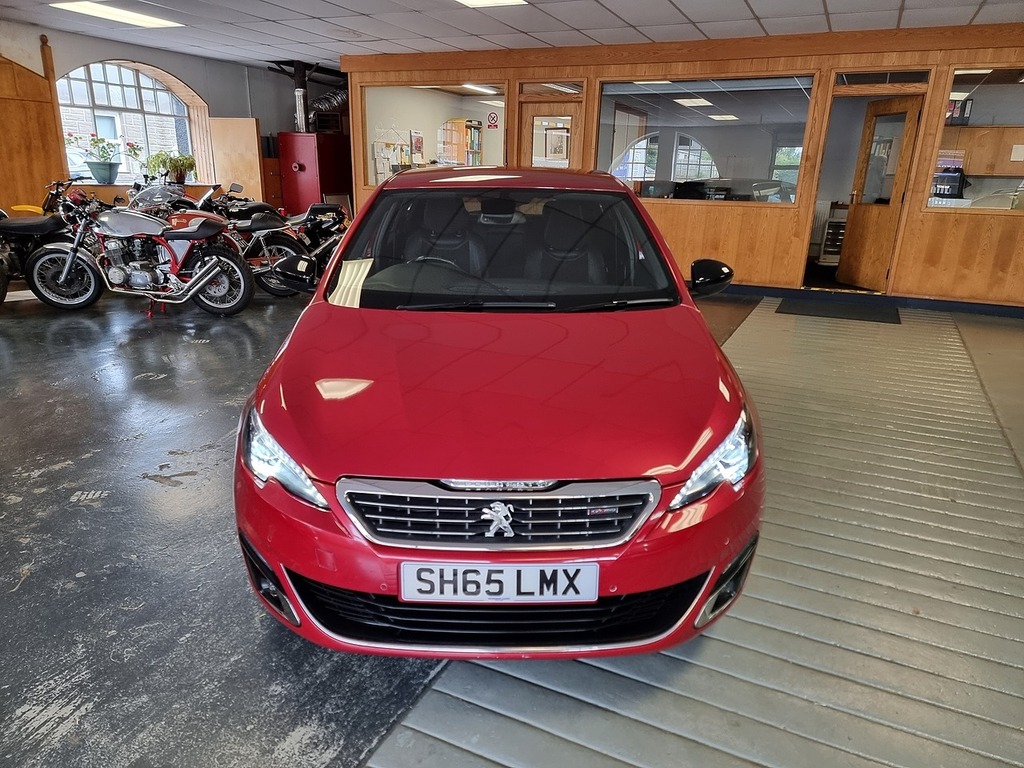 Peugeot 308 2.0 Bluehdi Gt Line Hatchback Eu Red #2